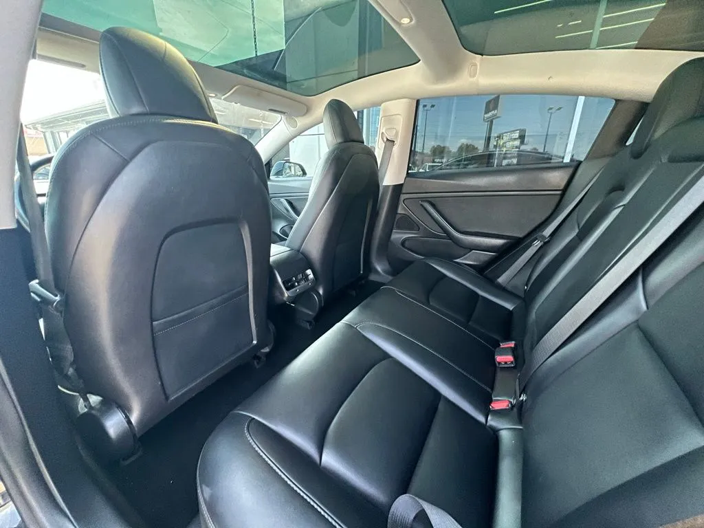 2018 Tesla Model 3 Mid Range photo 6