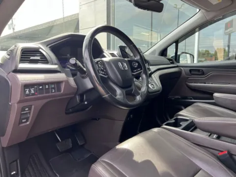 Photos of 2020 Honda Odyssey EX-L for sale in Indianapolis, IN at AutoGiant USA Indianapolis