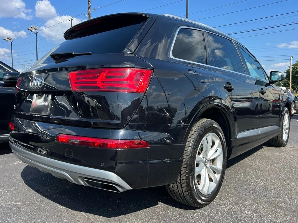 2019 Audi Q7 55 Premium Plus photo 2