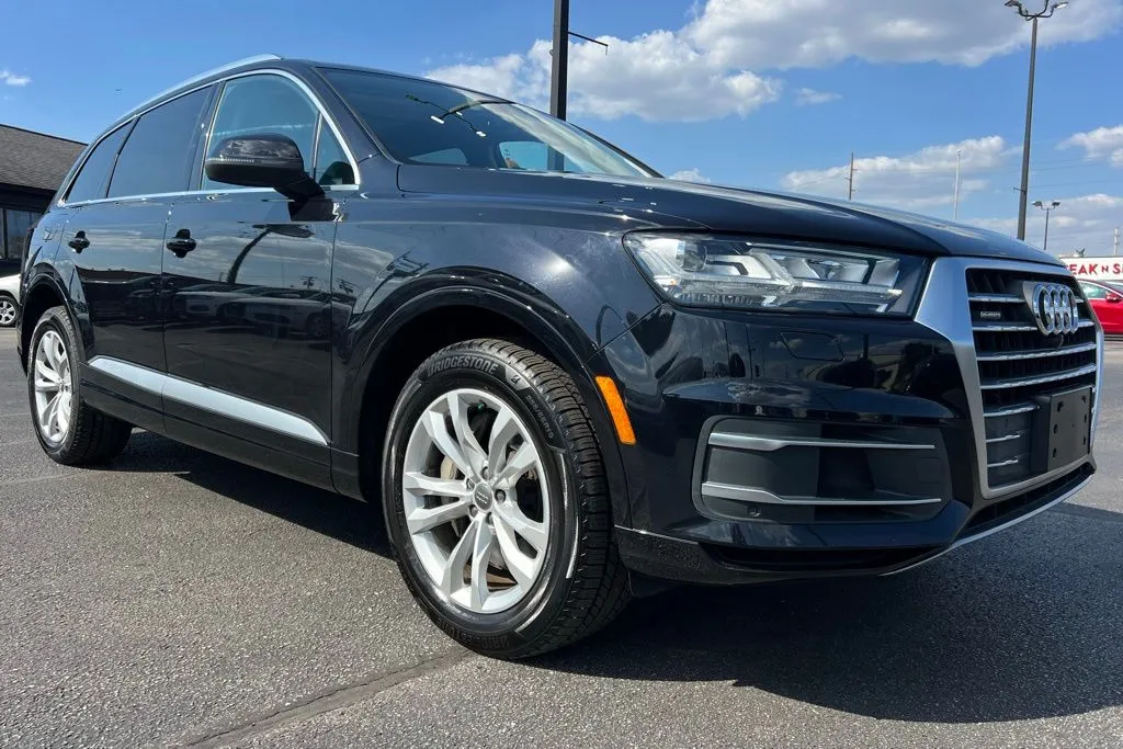 2019 Audi Q7 55 Premium Plus photo 3