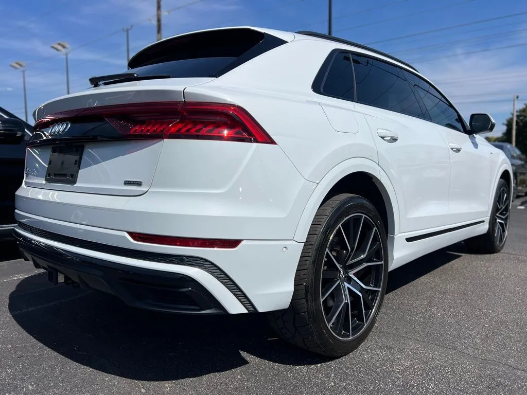 2020 Audi Q8 55 Premium Plus photo 2