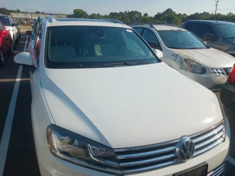 Photos of 2017 Volkswagen Touareg V6 for sale in Indianapolis, IN at AutoGiant USA Indianapolis