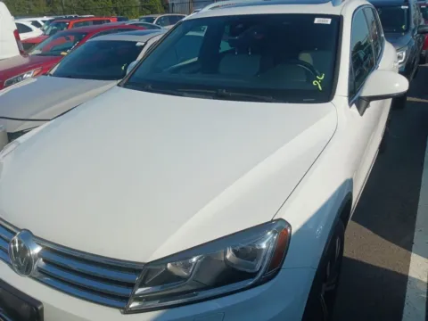 White 2017 Volkswagen Touareg V6 for sale in Indianapolis, IN