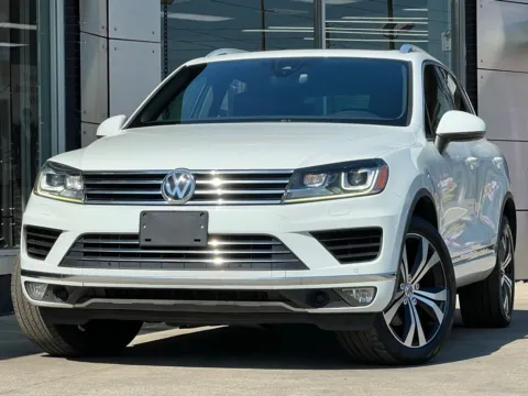 White 2017 Volkswagen Touareg V6 for sale in Indianapolis, IN
