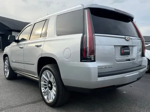 More photos of 2020 Cadillac Escalade Platinum Edition at AutoGiant USA Indianapolis, IN