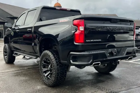 More photos of 2021 Chevrolet Silverado 1500 Custom Trail Boss at AutoGiant USA Indianapolis, IN