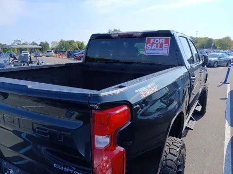 Another view of 2021 Chevrolet Silverado 1500 Custom Trail Boss for sale in Indianapolis, IN at AutoGiant USA Indianapolis