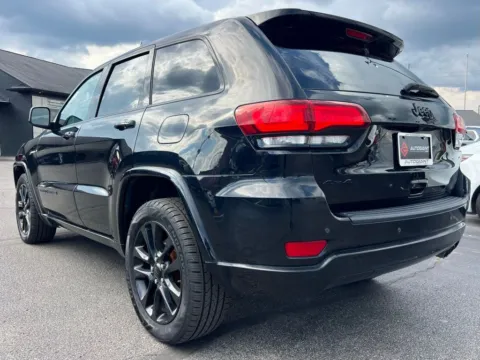 More photos of 2018 Jeep Grand Cherokee Altitude at AutoGiant USA Indianapolis, IN
