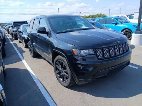 Photos of 2018 Jeep Grand Cherokee Altitude for sale in Indianapolis, IN at AutoGiant USA Indianapolis