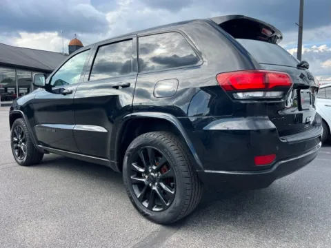 More photos of 2018 Jeep Grand Cherokee Altitude at AutoGiant USA Indianapolis, IN