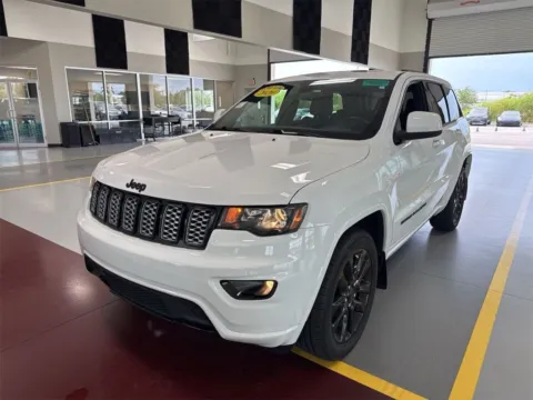 White 2020 Jeep Grand Cherokee Altitude for sale in Indianapolis, IN