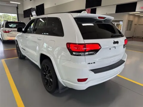 Photos of 2020 Jeep Grand Cherokee Altitude for sale in Indianapolis, IN at AutoGiant USA Indianapolis