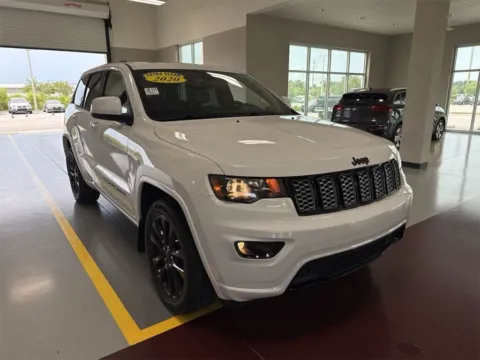 More photos of 2020 Jeep Grand Cherokee Altitude at AutoGiant USA Indianapolis, IN