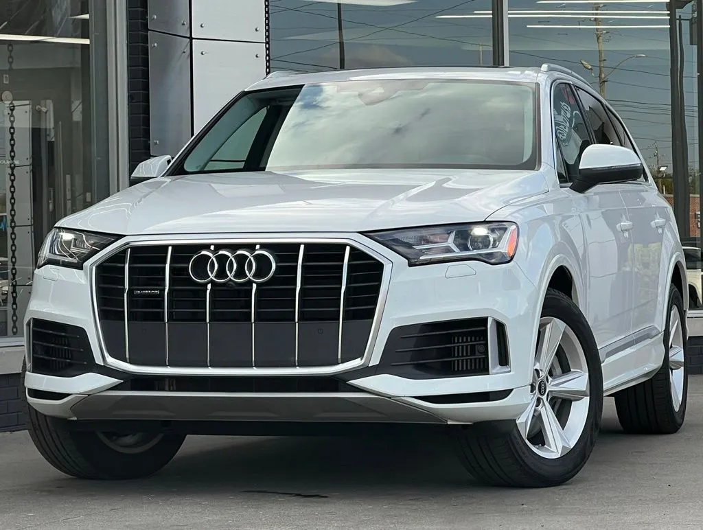 White 2023 Audi Q7 55 Premium for sale in Indianapolis, IN