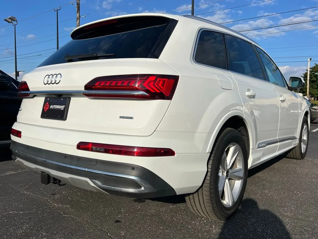 2023 Audi Q7 55 Premium photo 3