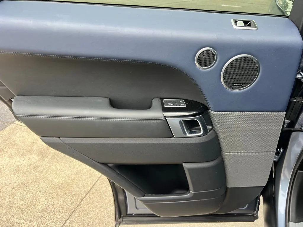 2018 Land Rover Range Rover Sport HSE Dynamic photo 3