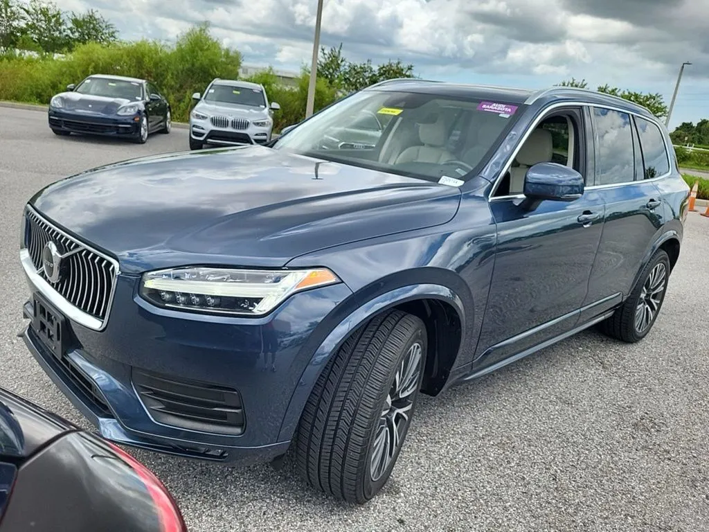 Blue 2020 Volvo XC90 T6 Momentum for sale in Indianapolis, IN