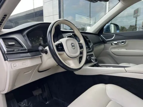 Photos of 2020 Volvo XC90 T6 Momentum for sale in Indianapolis, IN at AutoGiant USA Indianapolis