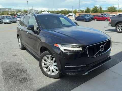 Photos of 2017 Volvo XC90 T6 Momentum for sale in Indianapolis, IN at AutoGiant USA Indianapolis