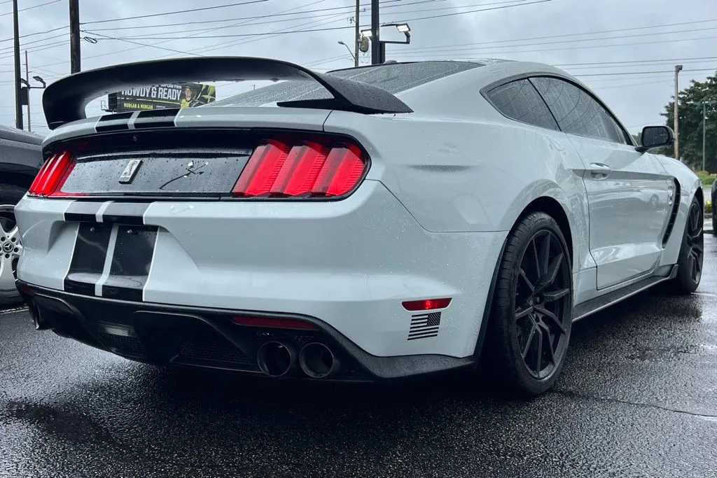 2016 Ford Mustang Shelby GT350 photo 3