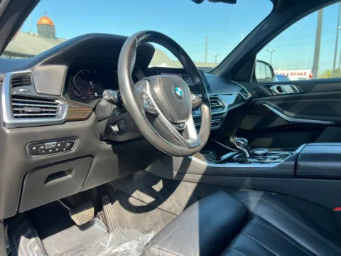 Photos of 2019 BMW X5 xDrive40i for sale in Indianapolis, IN at AutoGiant USA Indianapolis