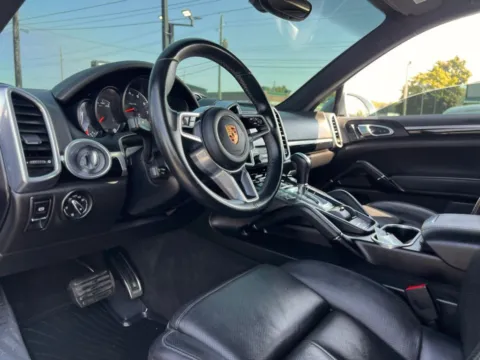 Photos of 2018 Porsche Cayenne for sale in Indianapolis, IN at AutoGiant USA Indianapolis