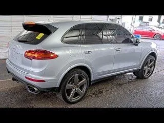 More photos of 2018 Porsche Cayenne at AutoGiant USA Indianapolis, IN