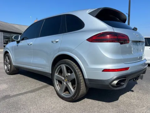 More photos of 2018 Porsche Cayenne at AutoGiant USA Indianapolis, IN