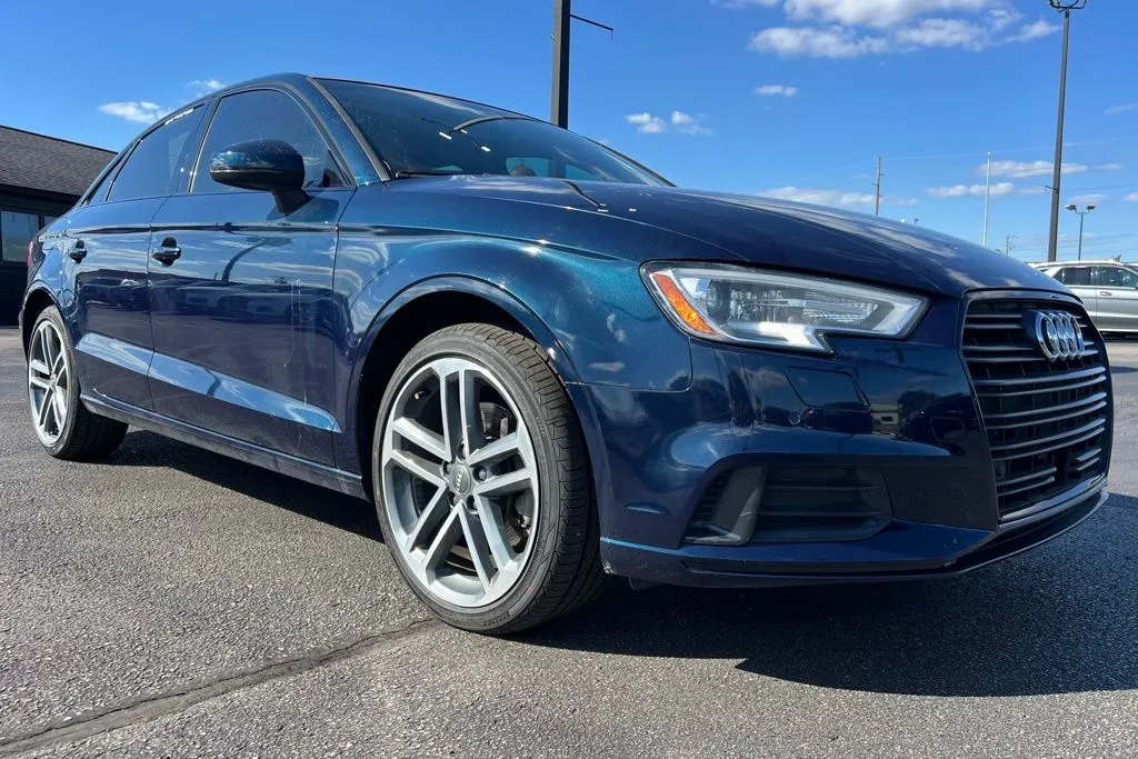 2020 Audi A3 2.0T Premium photo 3