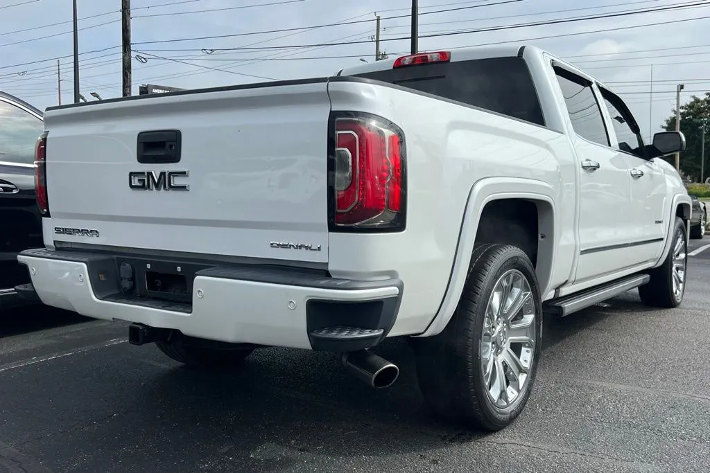 2017 Gmc Sierra 1500 Denali photo 2