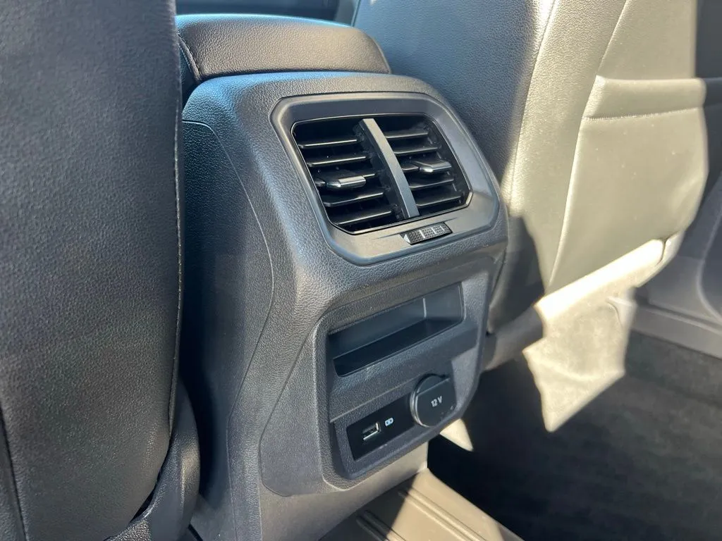 2019 Volkswagen Tiguan SE photo 4