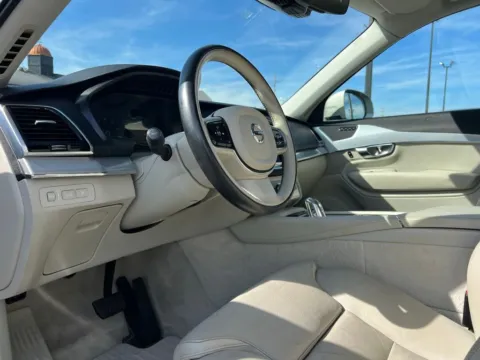 Photos of 2016 Volvo XC90 Hybrid T8 Momentum for sale in Indianapolis, IN at AutoGiant USA Indianapolis