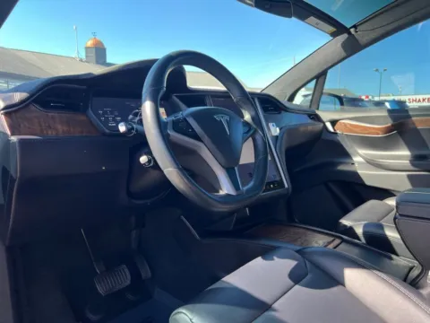 Photos of 2018 Tesla Model X 75D for sale in Indianapolis, IN at AutoGiant USA Indianapolis