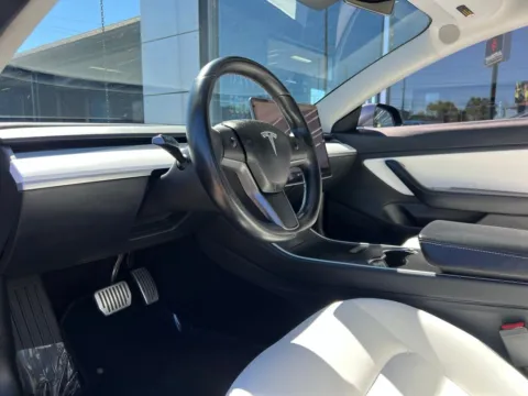 Photos of 2018 Tesla Model 3 Long Range for sale in Indianapolis, IN at AutoGiant USA Indianapolis