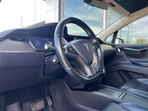 Photos of 2018 Tesla Model X 75D for sale in Indianapolis, IN at AutoGiant USA Indianapolis