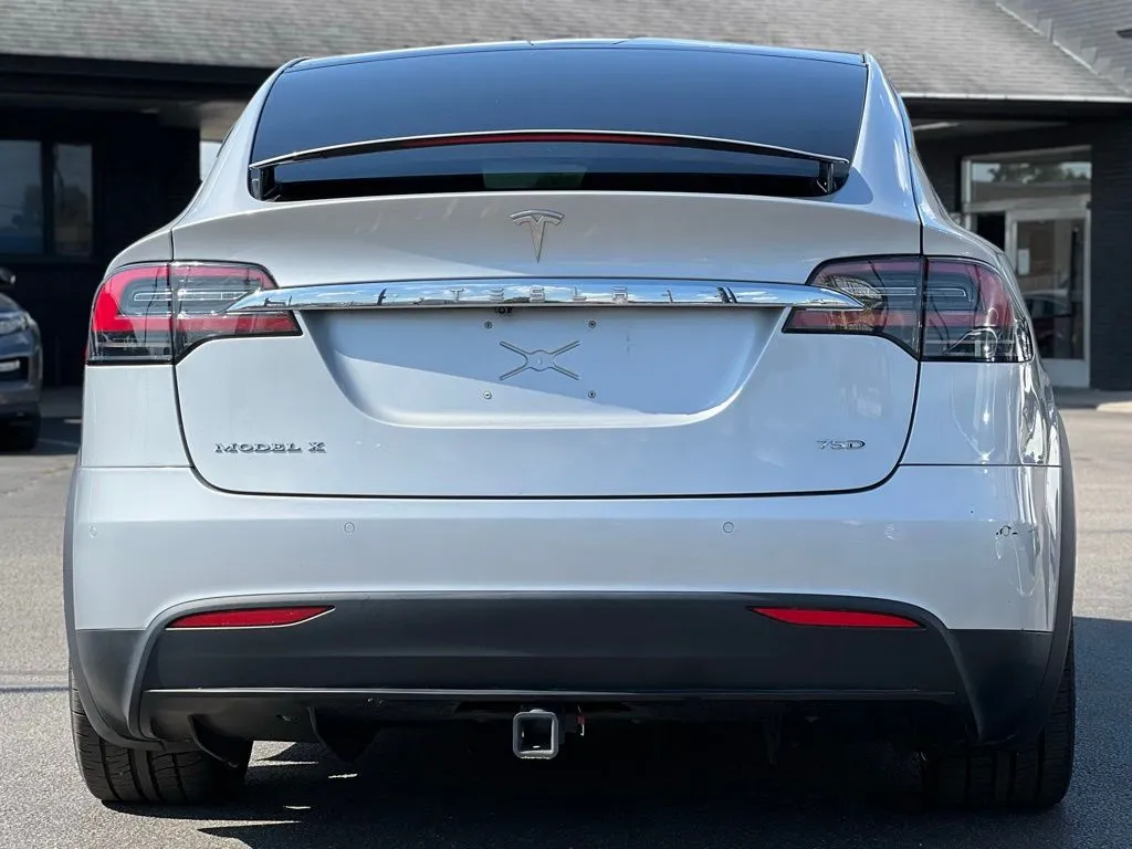 2018 Tesla Model X 75D photo 3