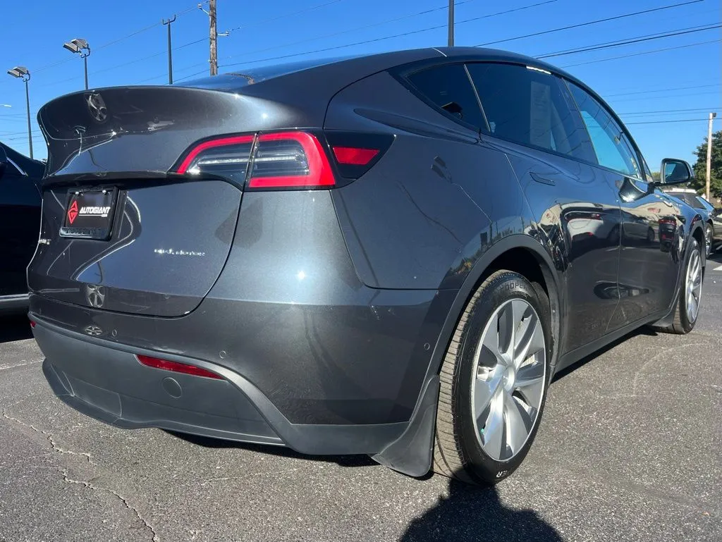 2020 Tesla Model Y Long Range photo 3