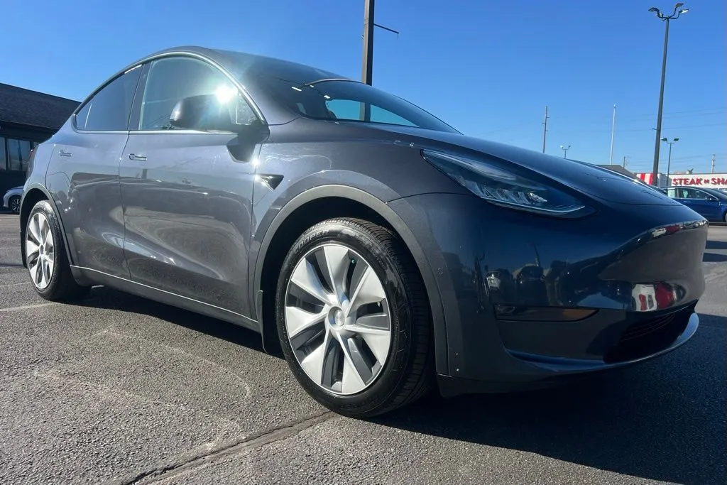 2020 Tesla Model Y Long Range photo 4