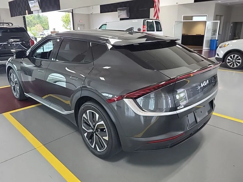 2022 Kia EV6 Light photo 4
