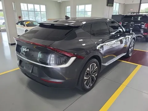 More photos of 2022 Kia EV6 Light at AutoGiant USA Indianapolis, IN