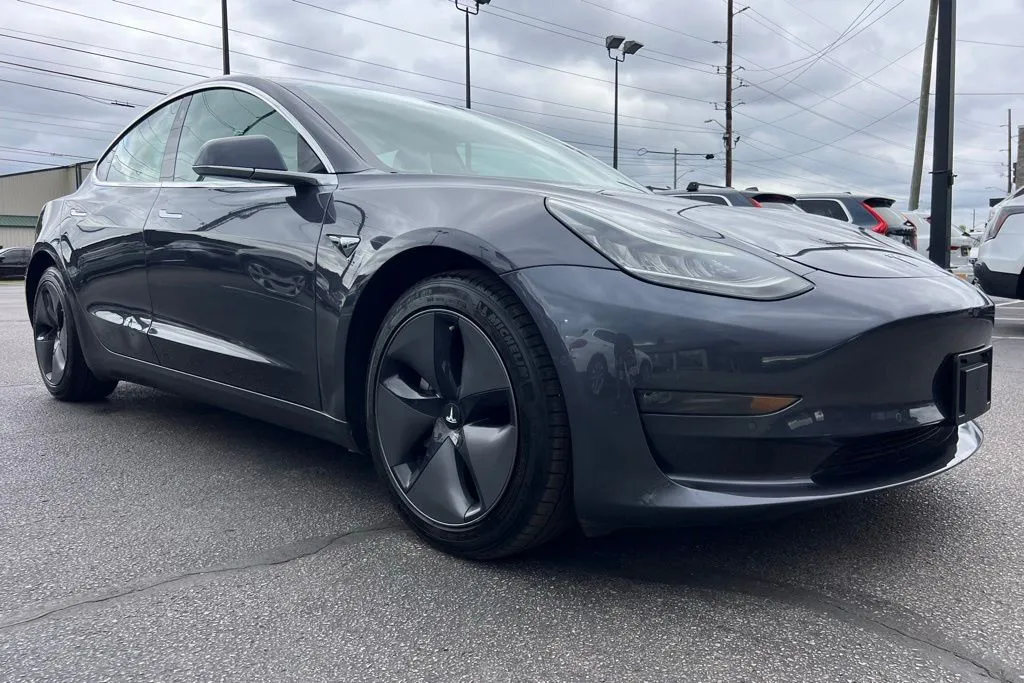 2018 Tesla Model 3 Long Range photo 4