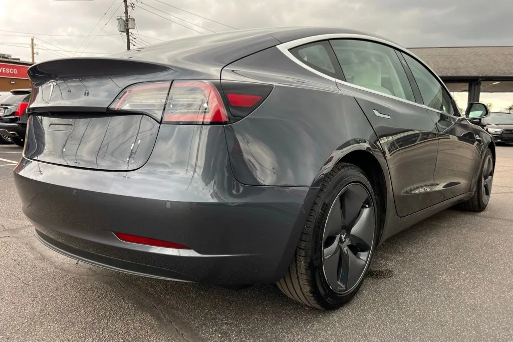 2018 Tesla Model 3 Long Range photo 3