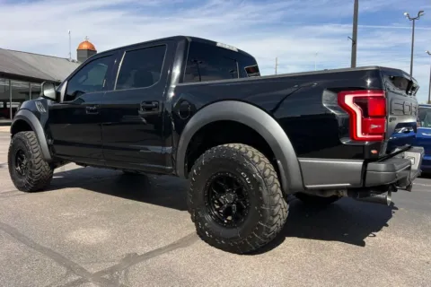 More photos of 2018 Ford F-150 Raptor at AutoGiant USA Indianapolis, IN