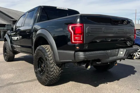 More photos of 2018 Ford F-150 Raptor at AutoGiant USA Indianapolis, IN
