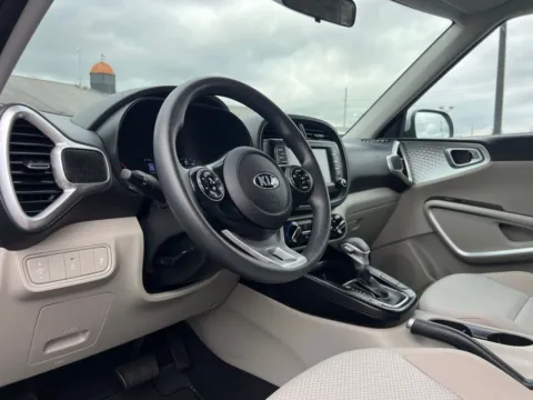 Photos of 2020 Kia Soul LX for sale in Indianapolis, IN at AutoGiant USA Indianapolis