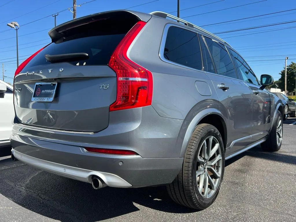 2019 Volvo XC90 T5 Momentum photo 2