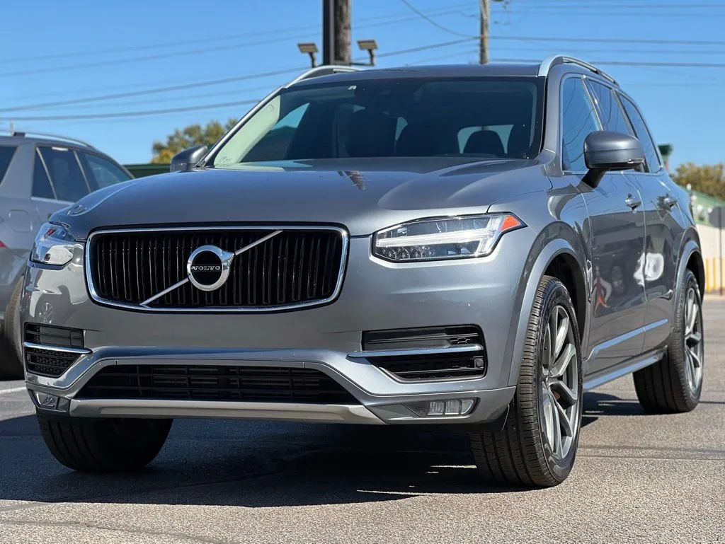 2019 Volvo XC90 T5 Momentum photo 4