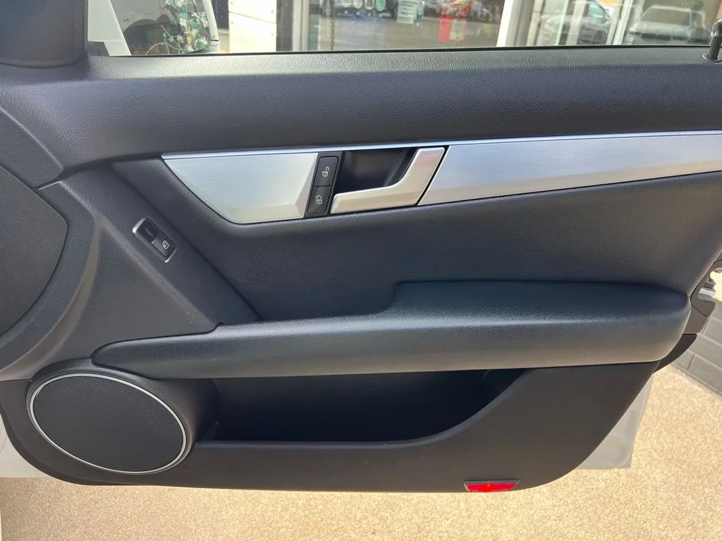 2014 Mercedes Benz C 250 photo 3