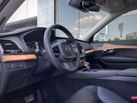 Photos of 2022 Volvo XC90 T6 Momentum for sale in Indianapolis, IN at AutoGiant USA Indianapolis