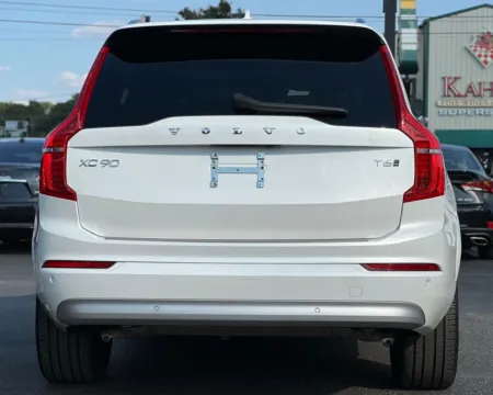 More photos of 2022 Volvo XC90 T6 Momentum at AutoGiant USA Indianapolis, IN